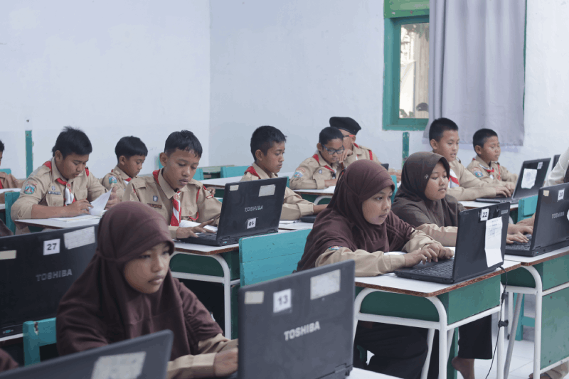 Laboratorium komputer SDIT Awwabin